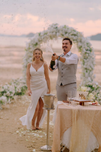 Krabi Wedding Planner, Krabi wedding decoration, Krabi Planner, Elopement wedding planner at Krabi, Micro wedding planner at Krabi,