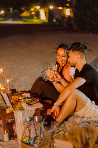 Romantic Beach Picnic Proposal, Krabi Wedding Planner, Krabi surprise proposal decoration